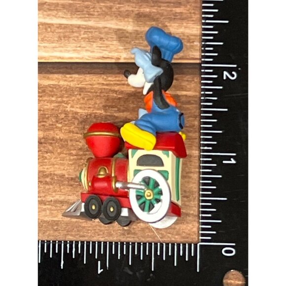 1998 HALLMARK KEEPSAKE ORNAMENT QRP8496 MICKEY'S LOCOMOTIVE MICKEY EXPRESS - Picture 10 of 11